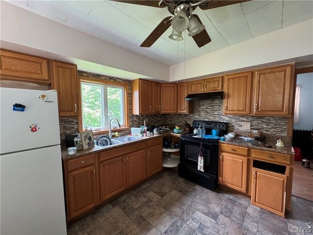 125 East Albany Street, Oswego, NY 13126