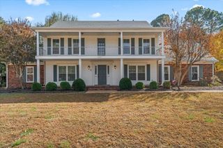 6727 GARDEN OAKS DR, Memphis, TN 38120