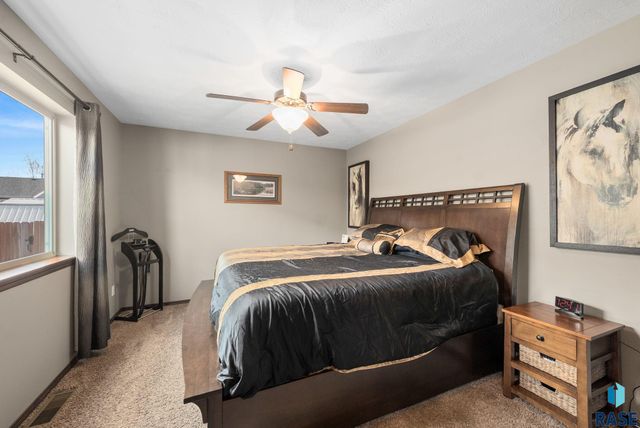 4308 S Vista Park Ave Avenue, Sioux Falls, SD 57106