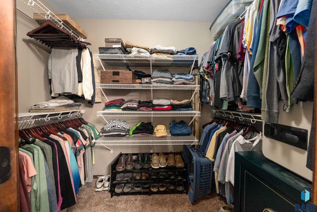 4308 S Vista Park Ave Avenue, Sioux Falls, SD 57106