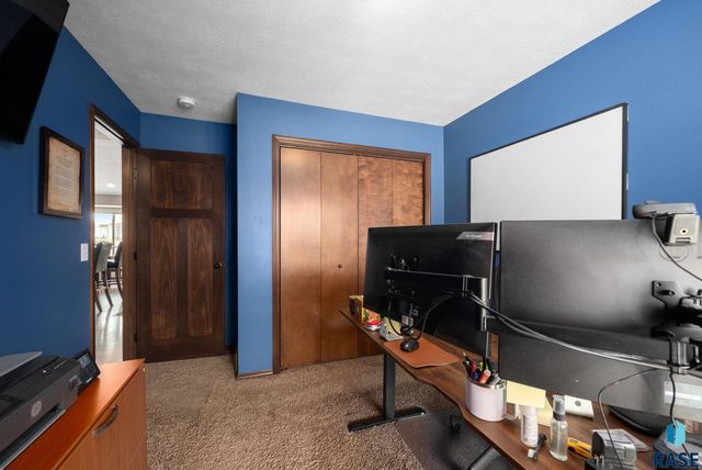 4308 S Vista Park Ave Avenue, Sioux Falls, SD 57106