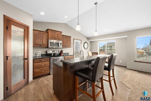 4308 S Vista Park Ave Avenue, Sioux Falls, SD 57106