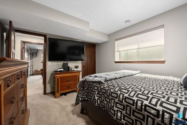 4308 S Vista Park Ave Avenue, Sioux Falls, SD 57106