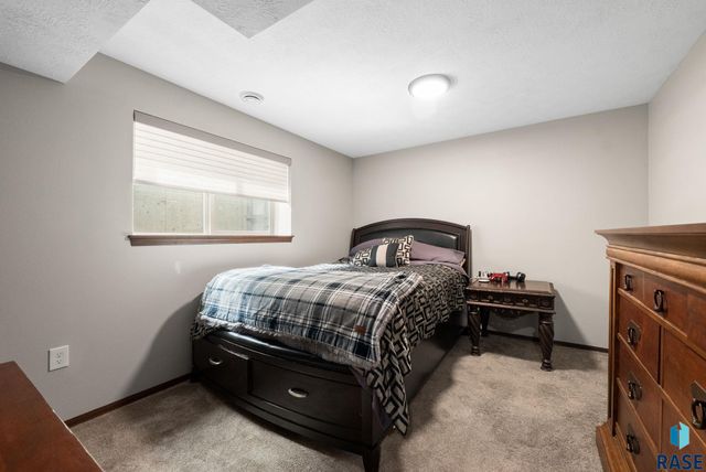 4308 S Vista Park Ave Avenue, Sioux Falls, SD 57106