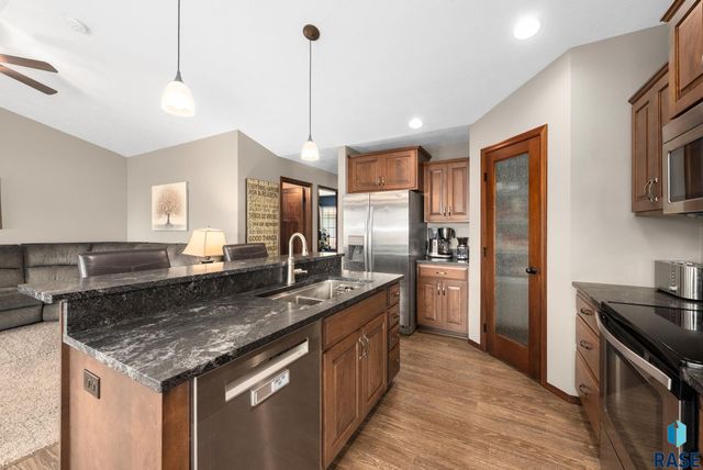 4308 S Vista Park Ave Avenue, Sioux Falls, SD 57106