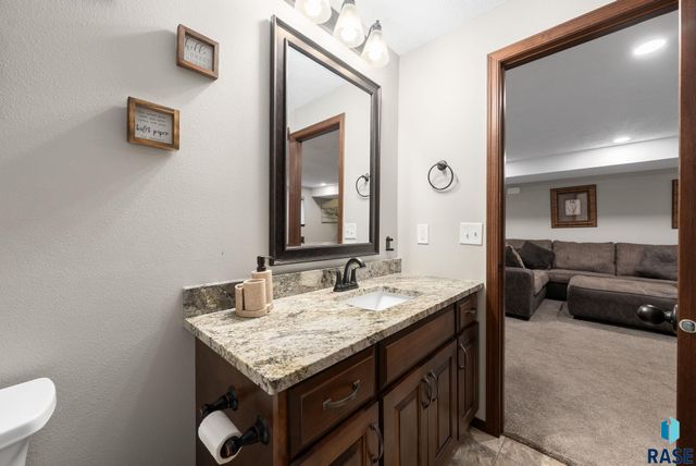 4308 S Vista Park Ave Avenue, Sioux Falls, SD 57106