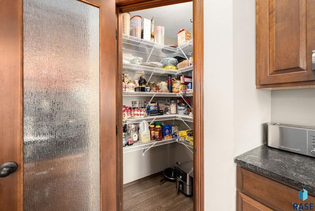 4308 S Vista Park Ave Avenue, Sioux Falls, SD 57106