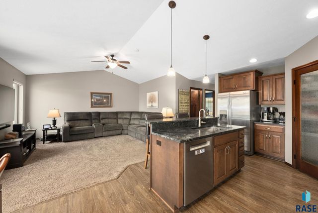 4308 S Vista Park Ave Avenue, Sioux Falls, SD 57106