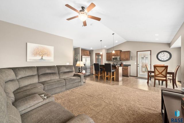 4308 S Vista Park Ave Avenue, Sioux Falls, SD 57106