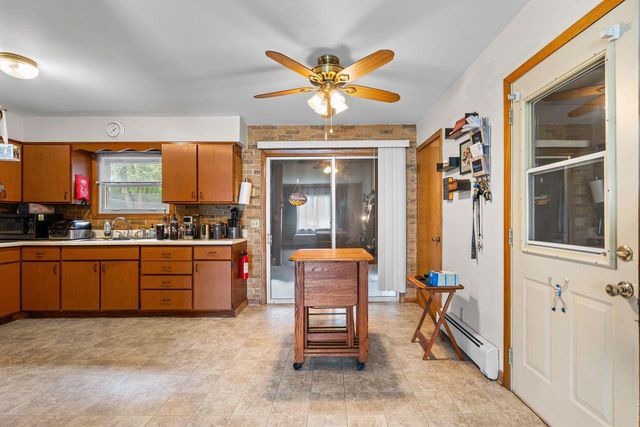 14 Arcade Glen Road, Ripon, WI 54971