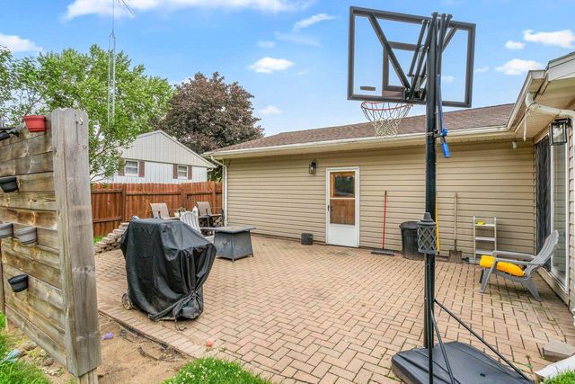 14 Arcade Glen Road, Ripon, WI 54971