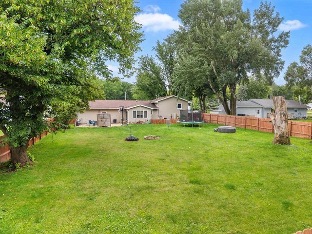 14 Arcade Glen Road, Ripon, WI 54971