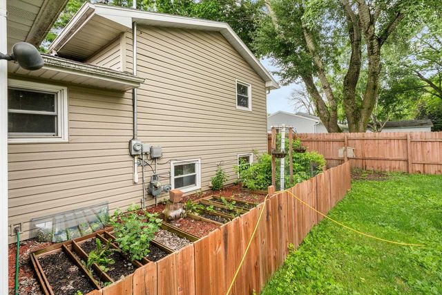 14 Arcade Glen Road, Ripon, WI 54971