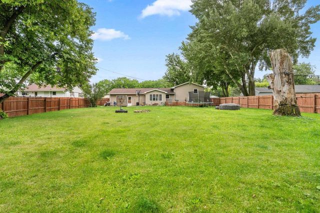 14 Arcade Glen Road, Ripon, WI 54971