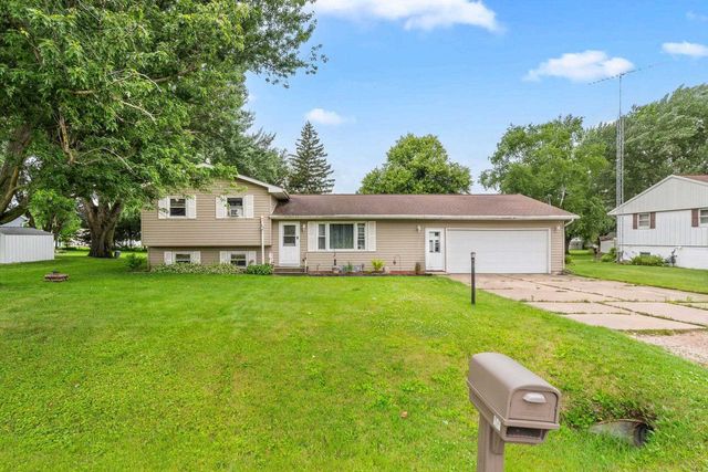 14 Arcade Glen Road, Ripon, WI 54971