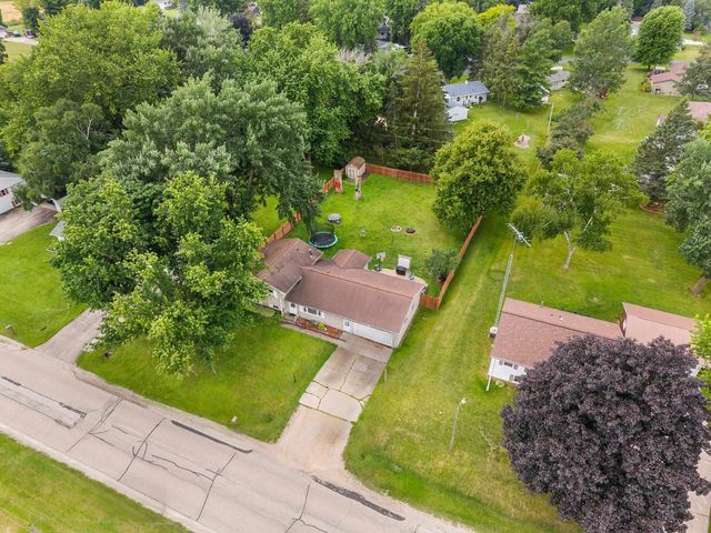 14 Arcade Glen Road, Ripon, WI 54971