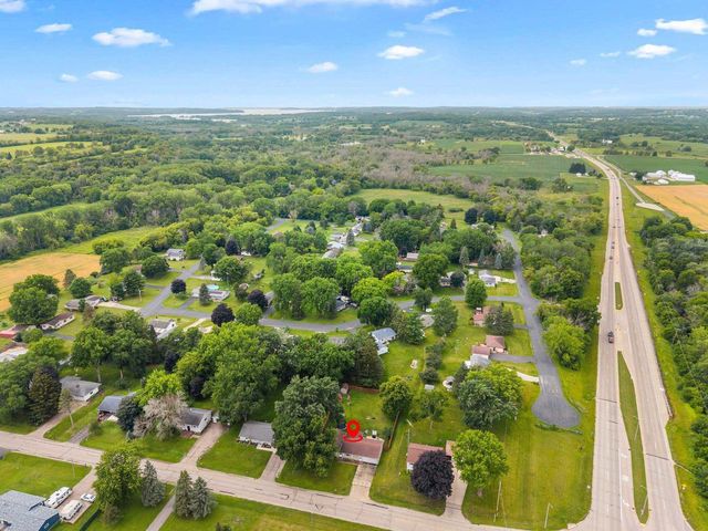 14 Arcade Glen Road, Ripon, WI 54971