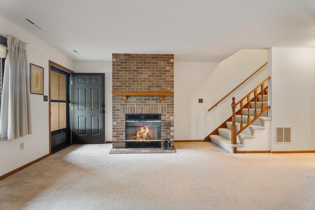 854 Jordan Circle, Schererville, IN 46375