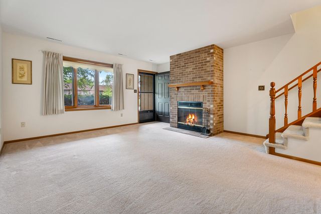 854 Jordan Circle, Schererville, IN 46375