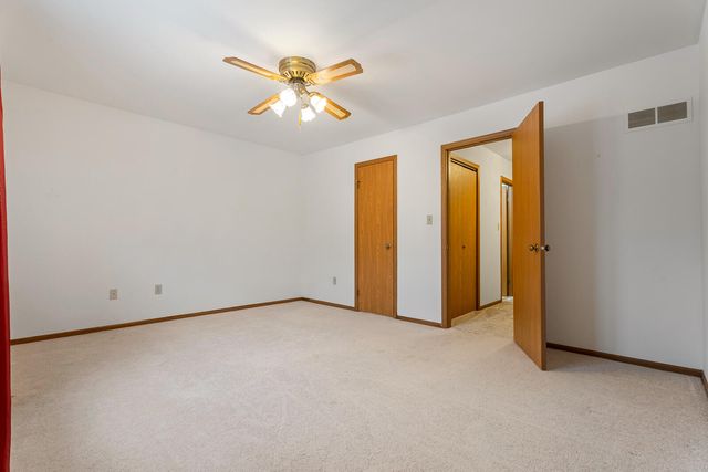 854 Jordan Circle, Schererville, IN 46375