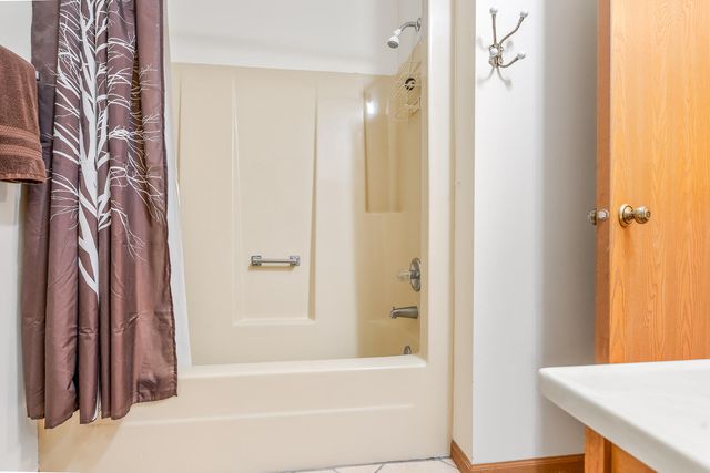 854 Jordan Circle, Schererville, IN 46375