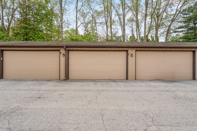 854 Jordan Circle, Schererville, IN 46375