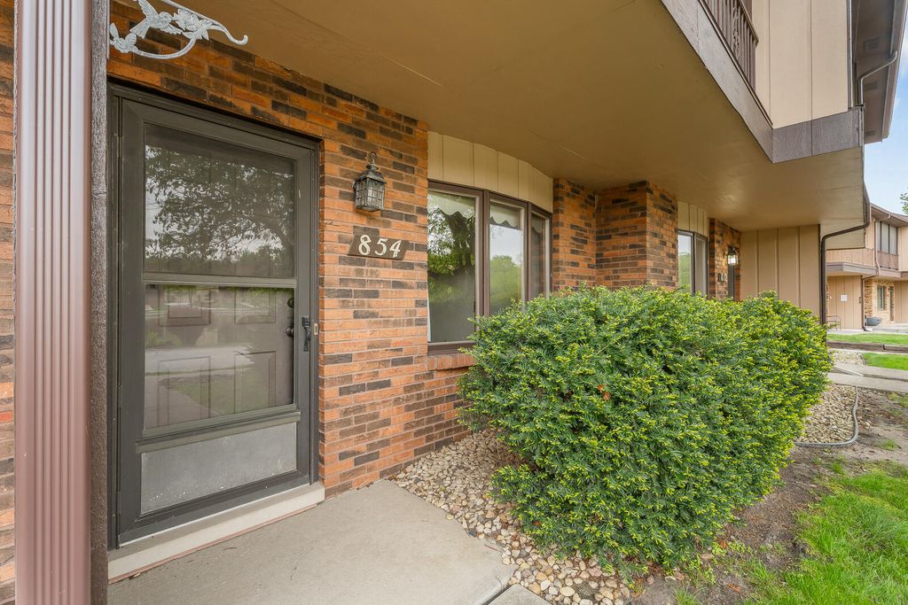 854 Jordan Circle, Schererville, IN 46375