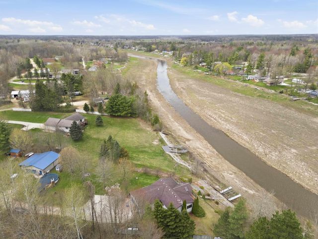 880 Sutherly Drive, Beaverton, MI 48612