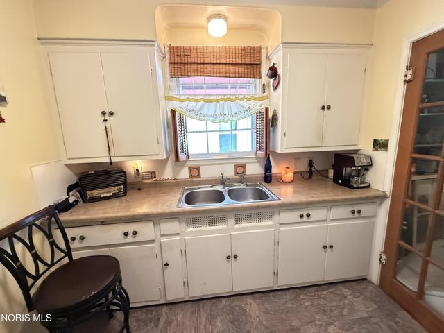 616 Bronx Drive, Toledo, OH 43609