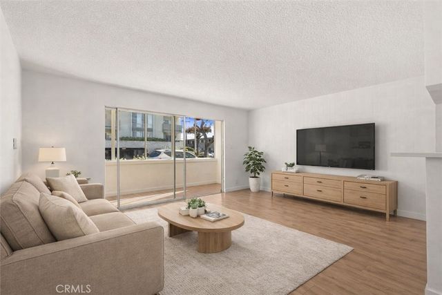 805 Glenway 105, Inglewood, CA 90302