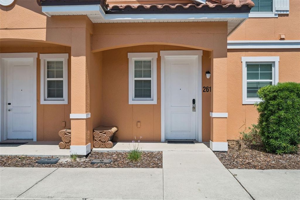Image 3 of property listing at 2617 BUGATTI COURT, Kissimmee, FL 34746