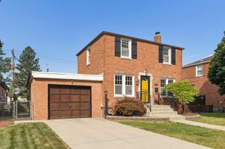 9116 S Troy Avenue, Evergreen Park, IL 60805