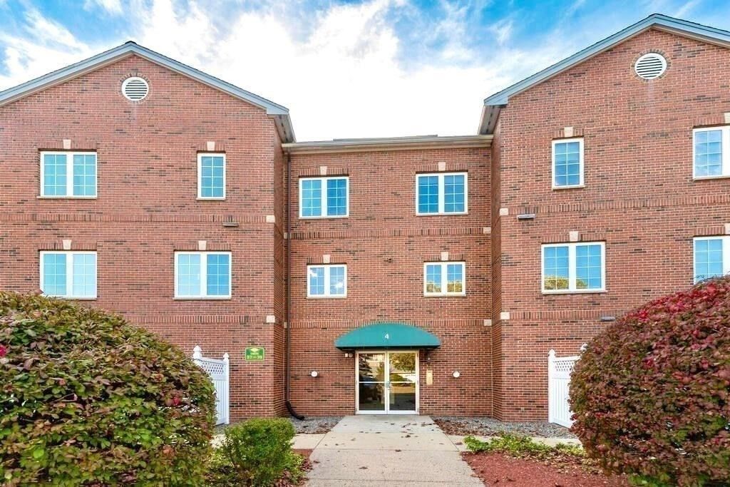 7 Conant Road 67, Winchester, MA 01890