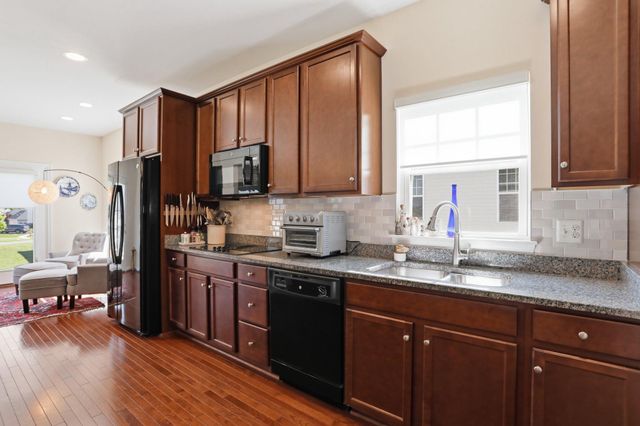 241 COURIER DR, Charles Town, WV 25414