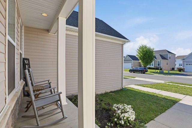 241 COURIER DR, Charles Town, WV 25414