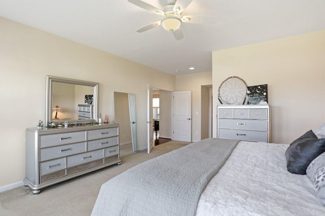 241 COURIER DR, Charles Town, WV 25414