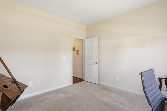 241 COURIER DR, Charles Town, WV 25414
