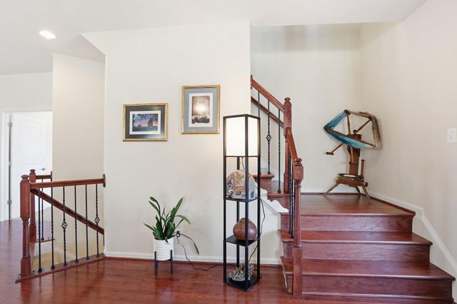241 COURIER DR, Charles Town, WV 25414