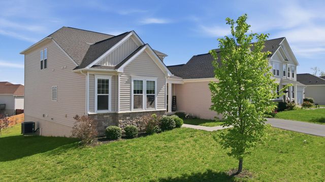 241 COURIER DR, Charles Town, WV 25414