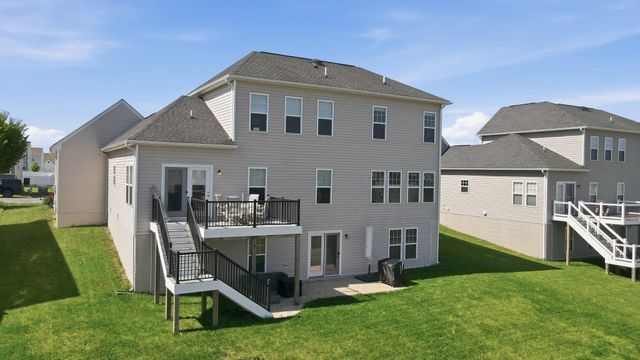 241 COURIER DR, Charles Town, WV 25414
