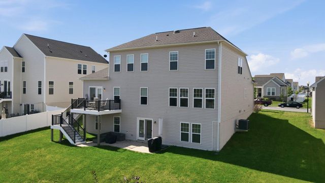 241 COURIER DR, Charles Town, WV 25414