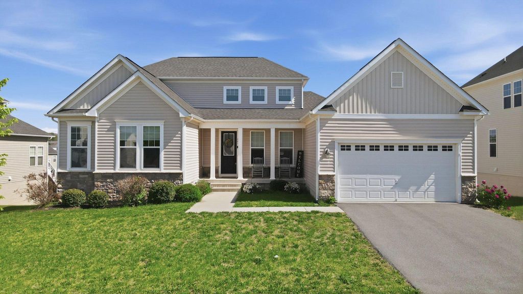 241 COURIER DR, Charles Town, WV 25414