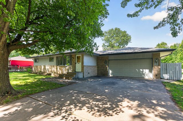 2985 Marion Street, Roseville, MN 55113