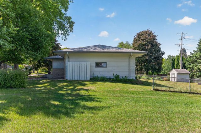 2985 Marion Street, Roseville, MN 55113