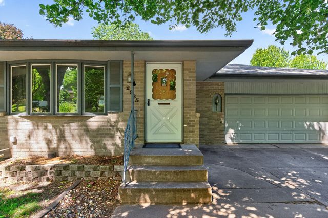 2985 Marion Street, Roseville, MN 55113