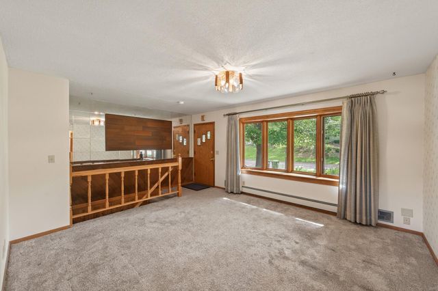 2985 Marion Street, Roseville, MN 55113