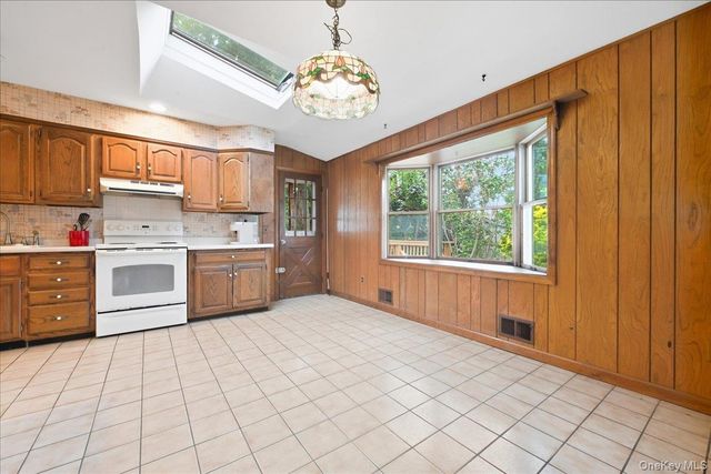 4001 Wicks Avenue, Seaford, NY 11783