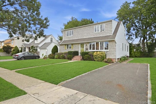 4001 Wicks Avenue, Seaford, NY 11783