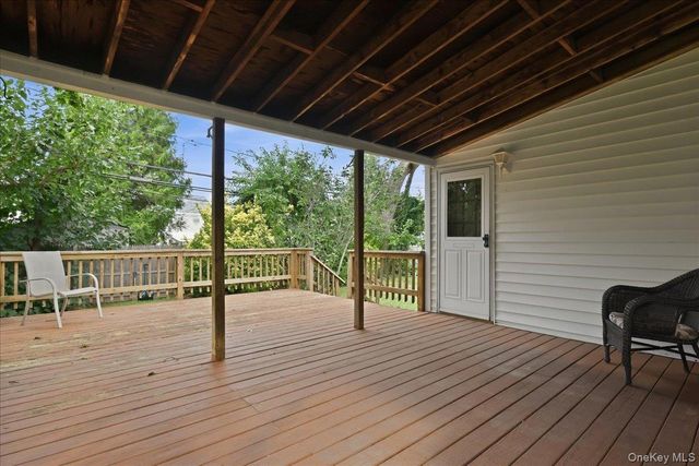 4001 Wicks Avenue, Seaford, NY 11783