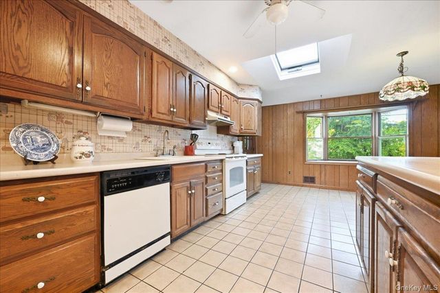 4001 Wicks Avenue, Seaford, NY 11783